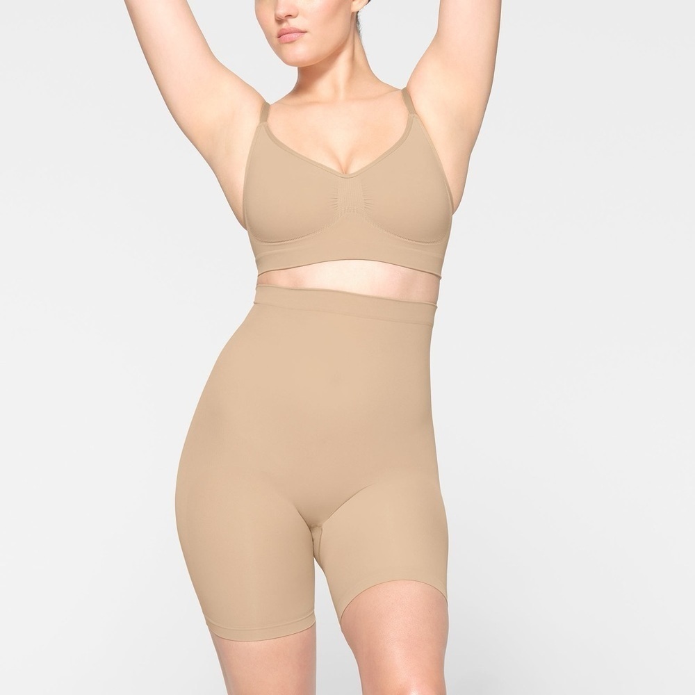 New Skims seamless sculpt mid thigh shaping compression clay tan shorts XS
